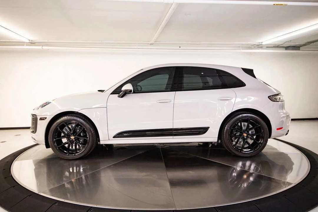 2026 Porsche Macan GTS - Image 2 of 5