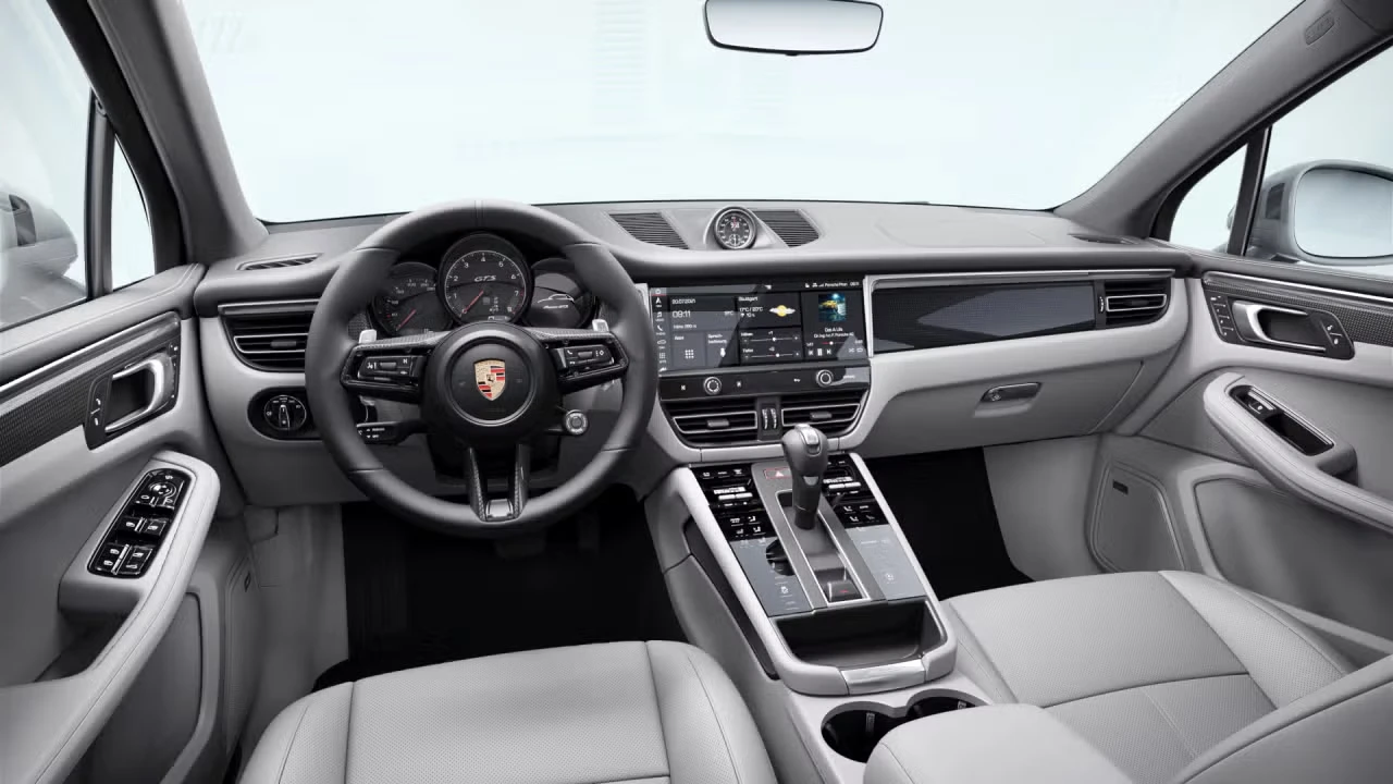 2026 Porsche Macan GTS - Image 28 of 30