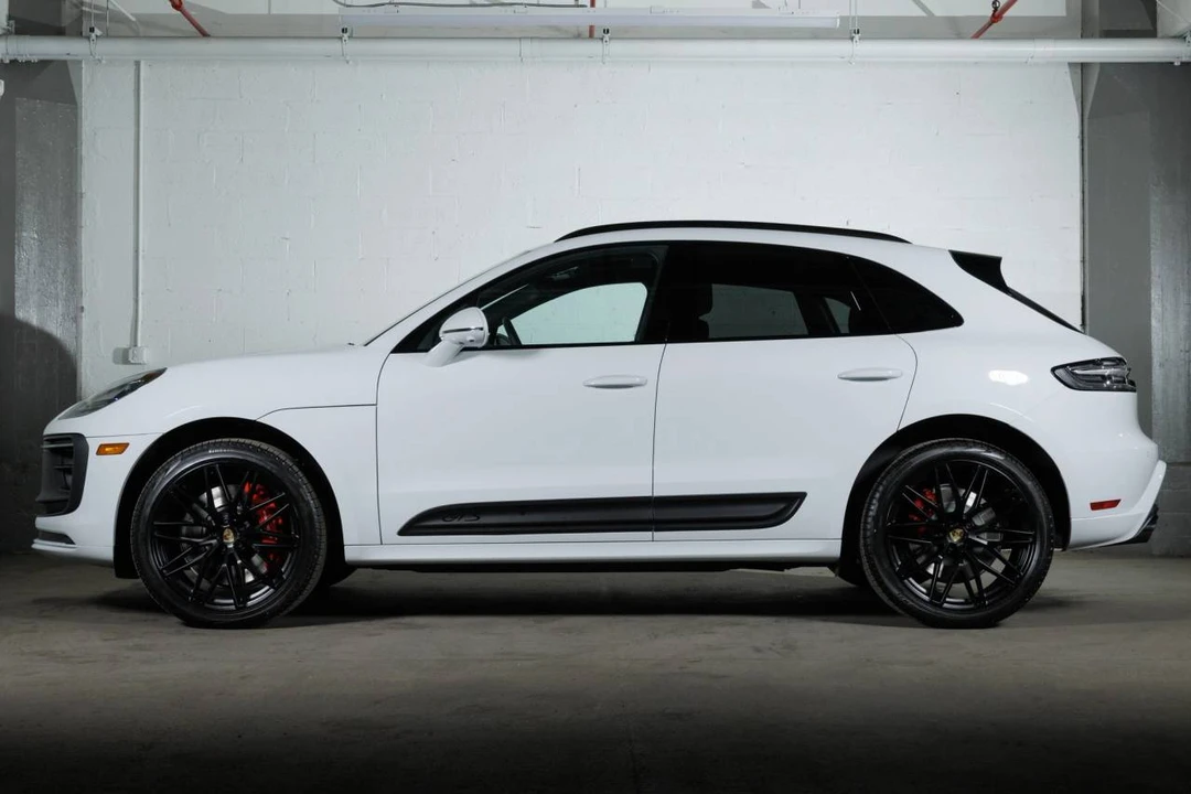 2026 Porsche Macan GTS - Image 2 of 5