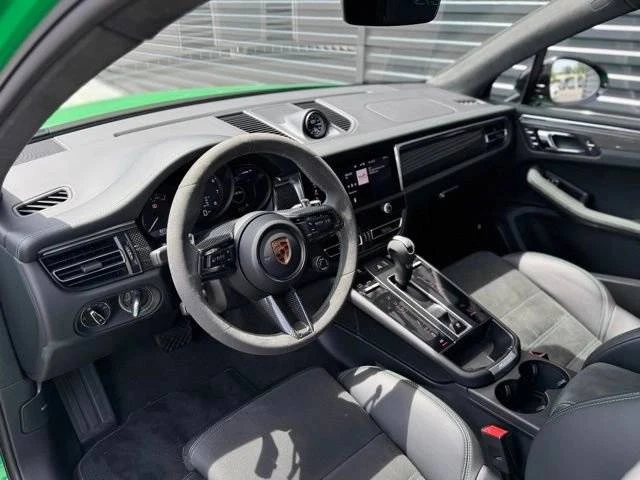 2026 Porsche Macan GTS - Image 4 of 5