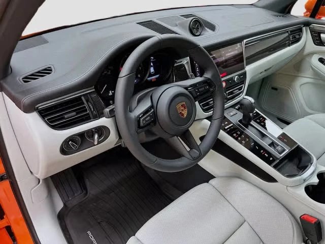 2026 Porsche Macan GTS - Image 26 of 31