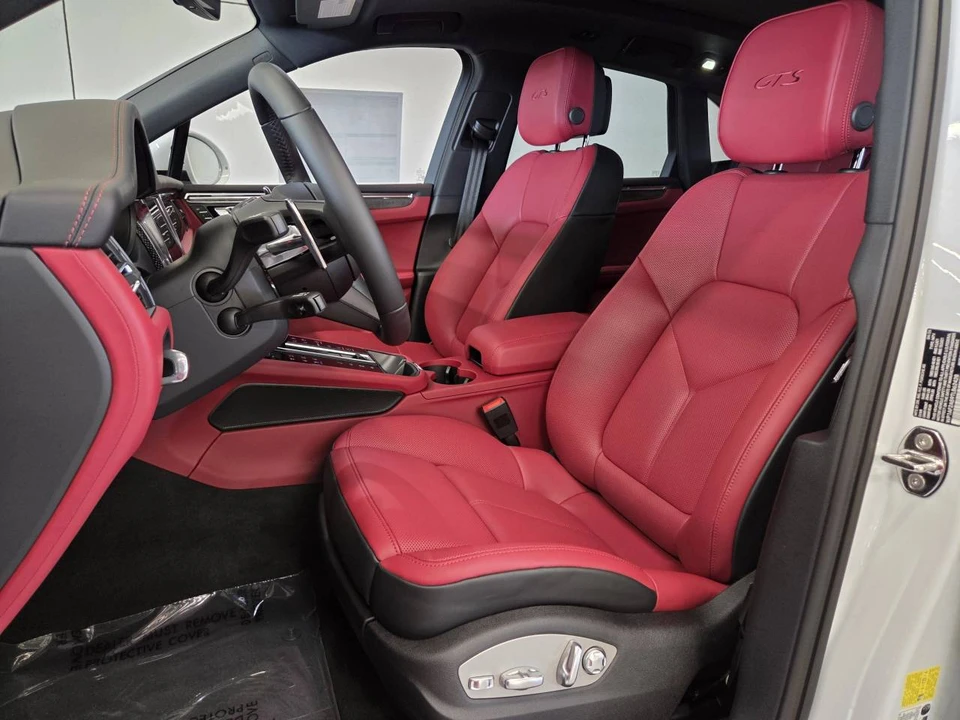 2026 Porsche Macan GTS - Image 5 of 5