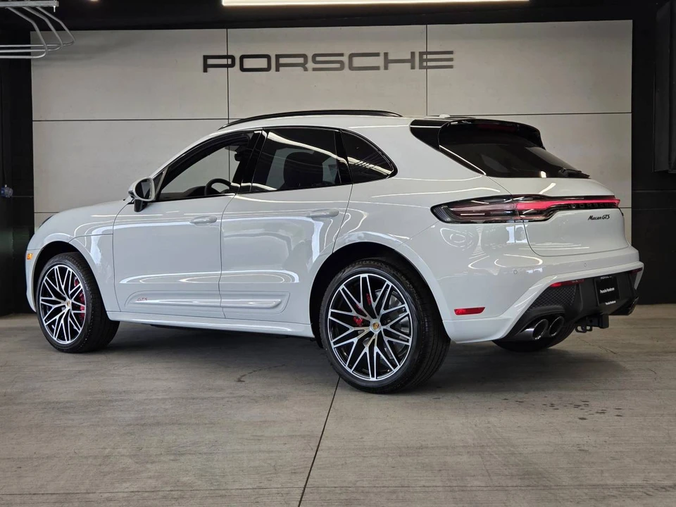 2026 Porsche Macan GTS - Image 3 of 5