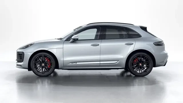 2026 Porsche Macan GTS - Image 14 of 31