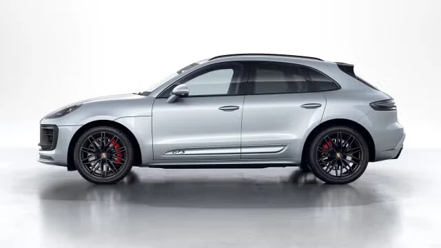 2026 Porsche Macan GTS - Image 10 of 31