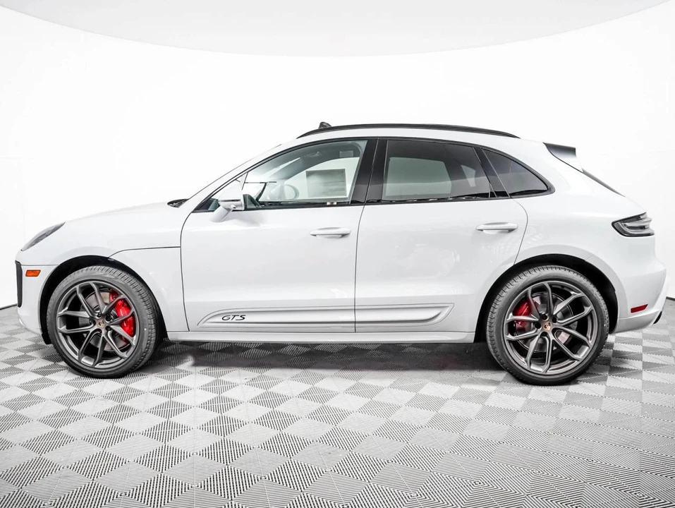 2026 Porsche Macan GTS - Image 2 of 5