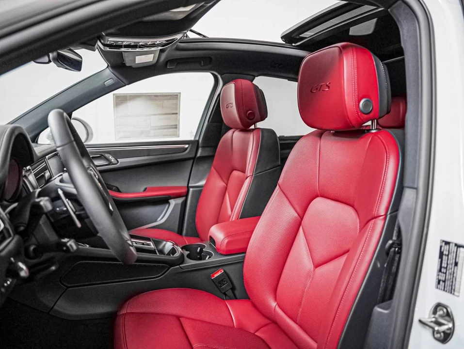2026 Porsche Macan GTS - Image 5 of 5