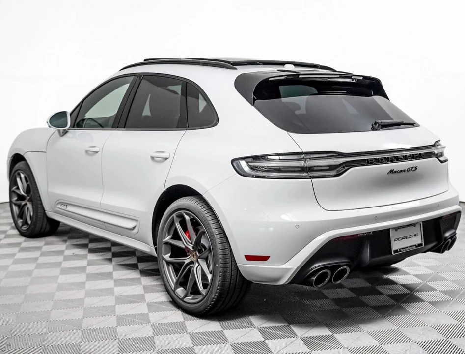 2026 Porsche Macan GTS - Image 3 of 5