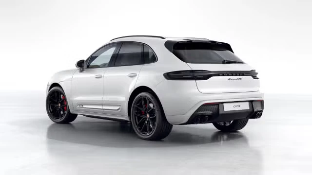 2026 Porsche Macan GTS - Image 18 of 30