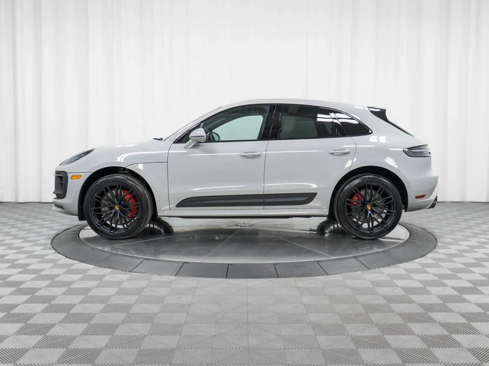 2026 Porsche Macan GTS - Image 2 of 4