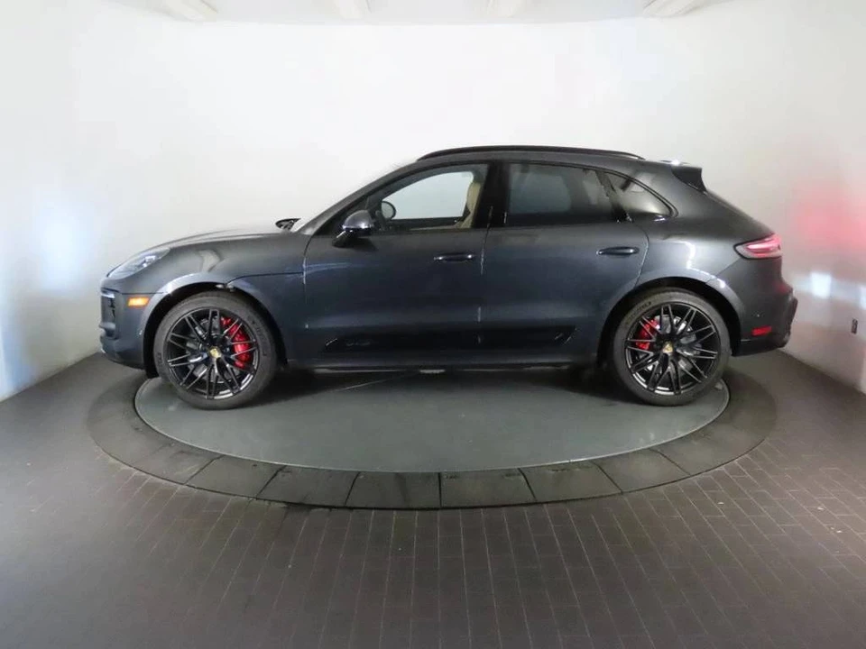 2026 Porsche Macan GTS - Image 2 of 4