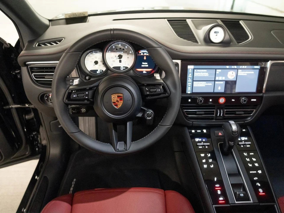 2026 Porsche Macan GTS - Image 28 of 29