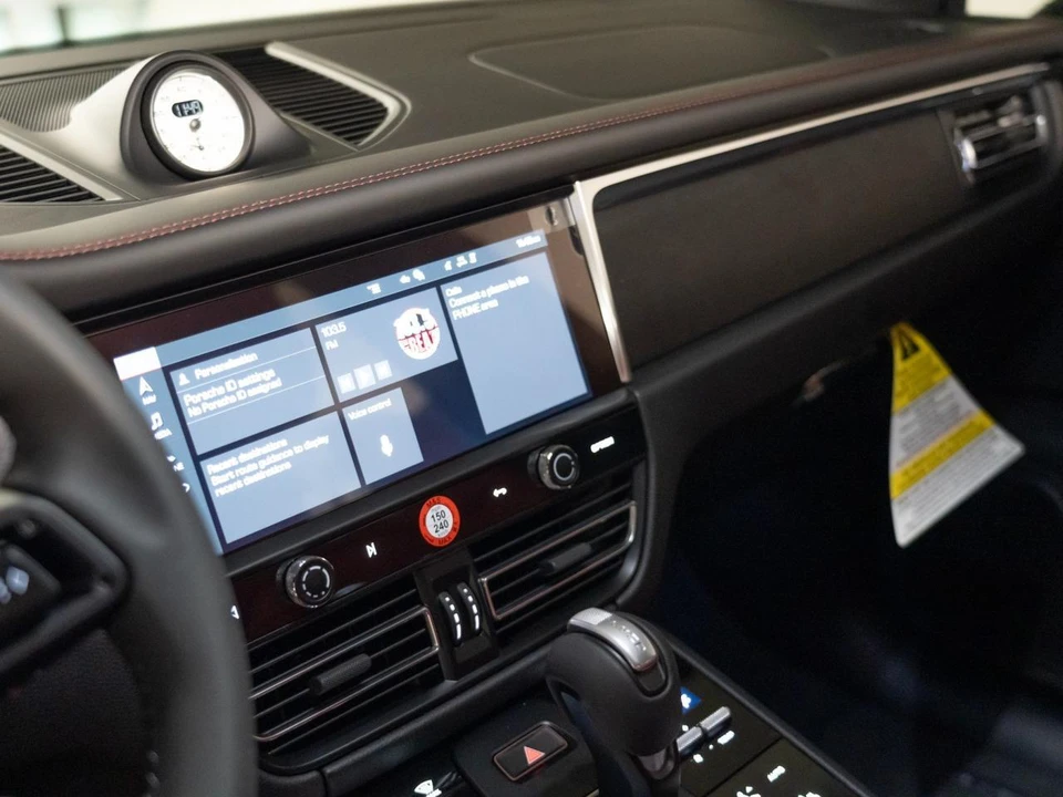 2026 Porsche Macan GTS - Image 21 of 29