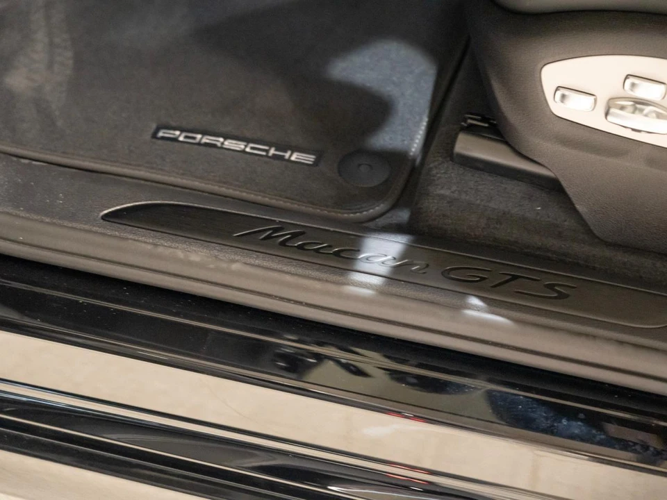 2026 Porsche Macan GTS - Image 12 of 29