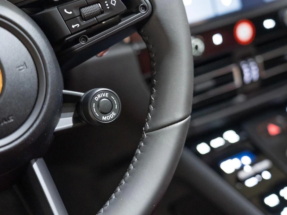 2026 Porsche Macan GTS - Image 23 of 29