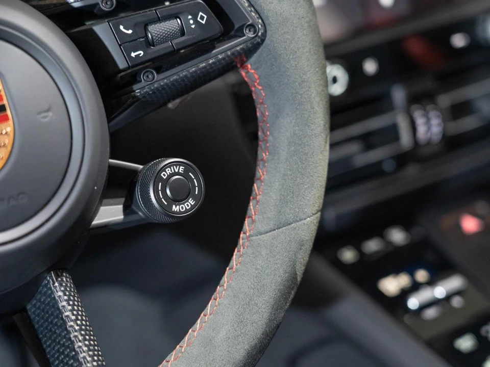 2026 Porsche Macan GTS - Image 23 of 29