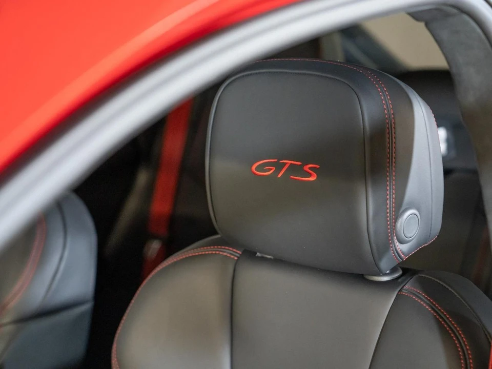 2026 Porsche Macan GTS - Image 25 of 29