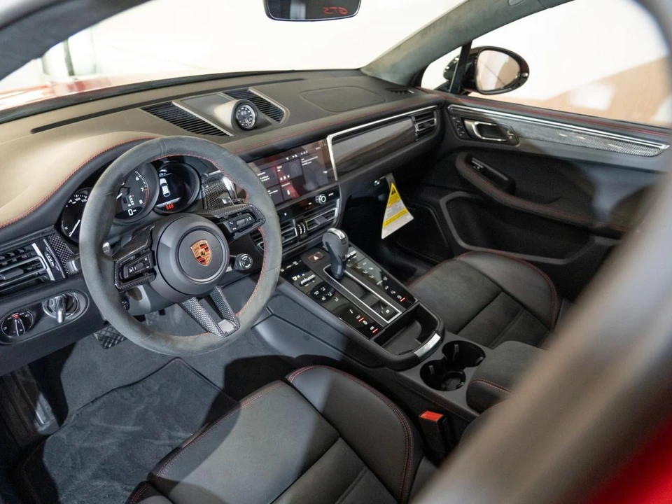 2026 Porsche Macan GTS - Image 4 of 29