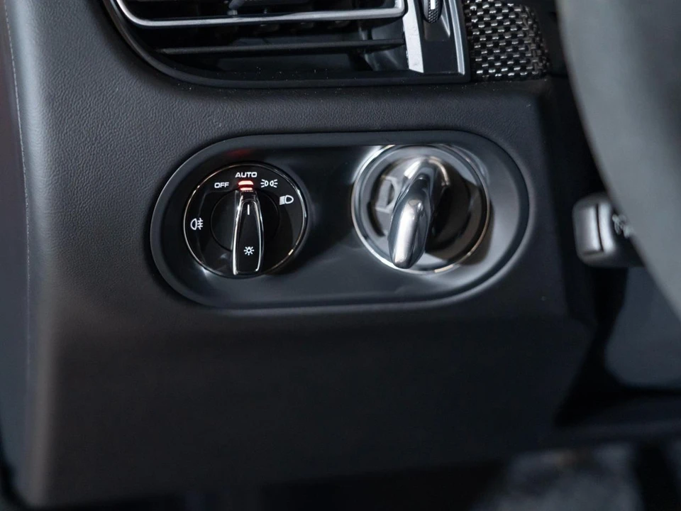 2026 Porsche Macan GTS - Image 24 of 29