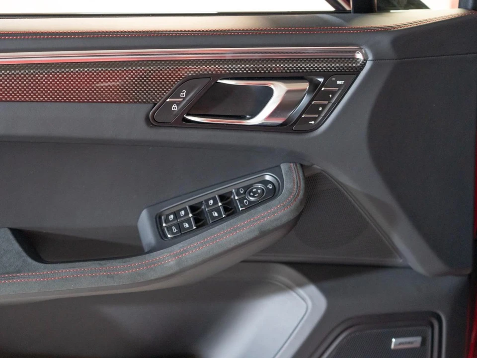2026 Porsche Macan GTS - Image 17 of 29