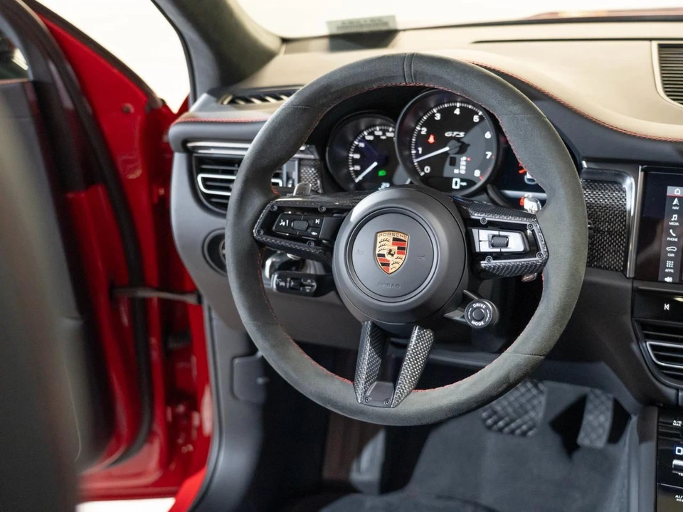 2026 Porsche Macan GTS - Image 27 of 29