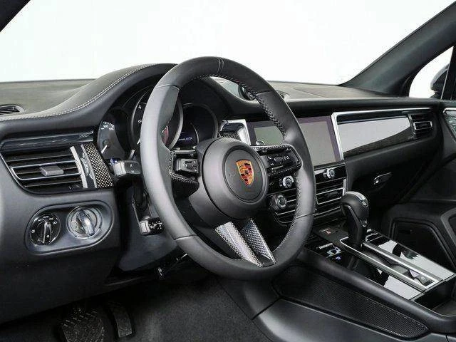 2026 Porsche Macan GTS - Image 4 of 5