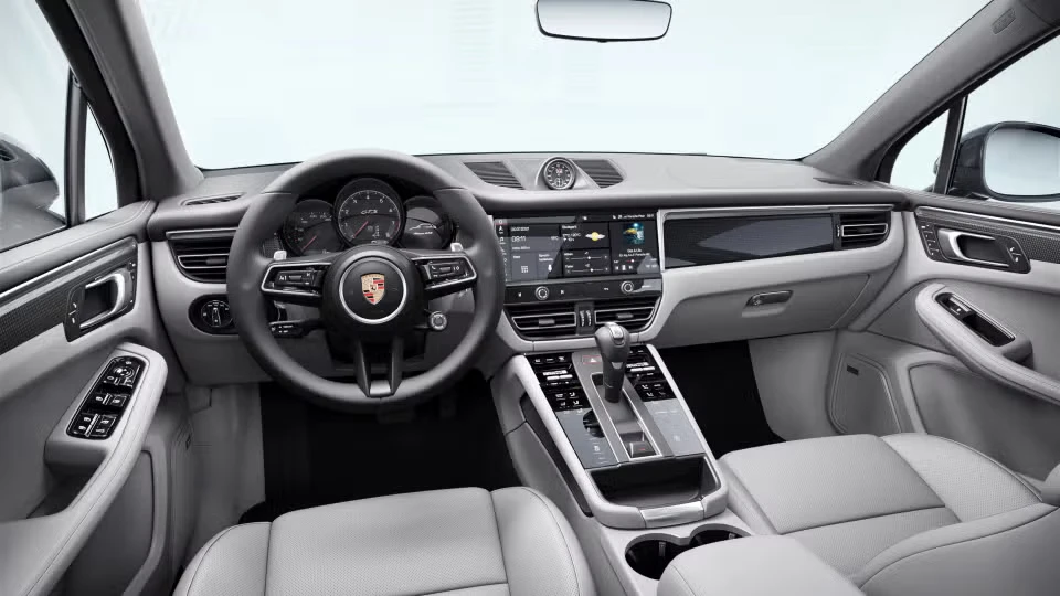 2026 Porsche Macan GTS - Image 27 of 31