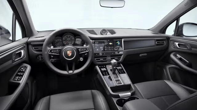 2026 Porsche Macan GTS - Image 26 of 31