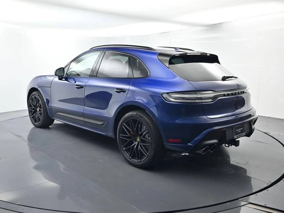 2026 Porsche Macan GTS - Image 3 of 5