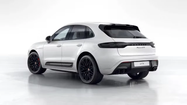 2026 Porsche Macan GTS - Image 18 of 31