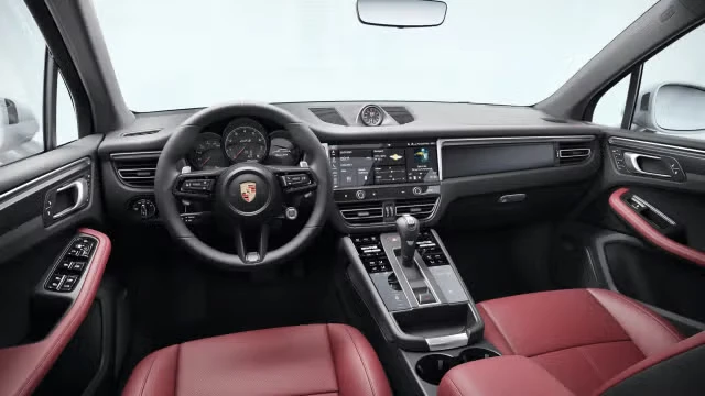 2026 Porsche Macan GTS - Image 26 of 31