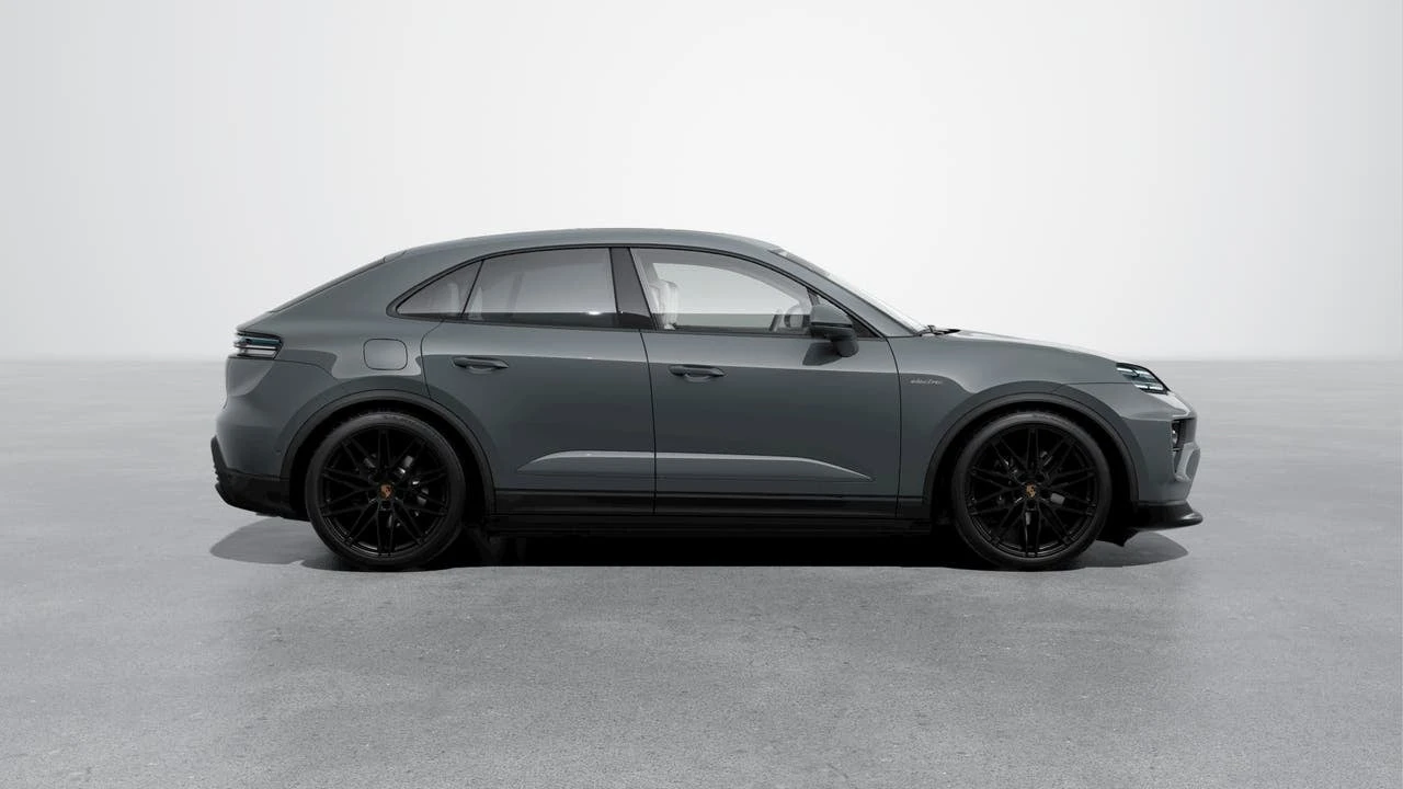 2026 Porsche Macan Electric - Image 6 of 10