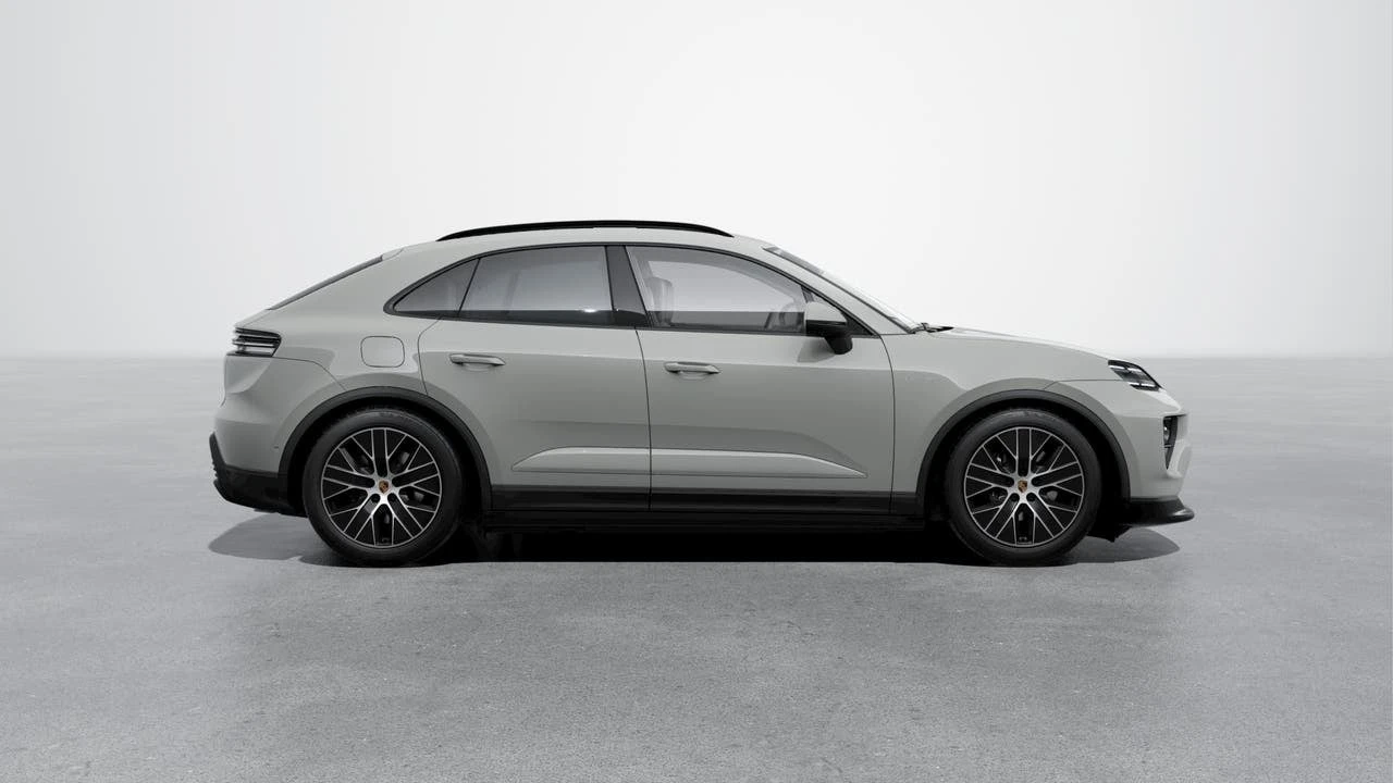 2026 Porsche Macan - Image 6 of 10