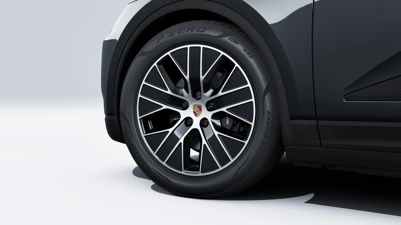 2026 Porsche Macan Electric - Image 10 of 14