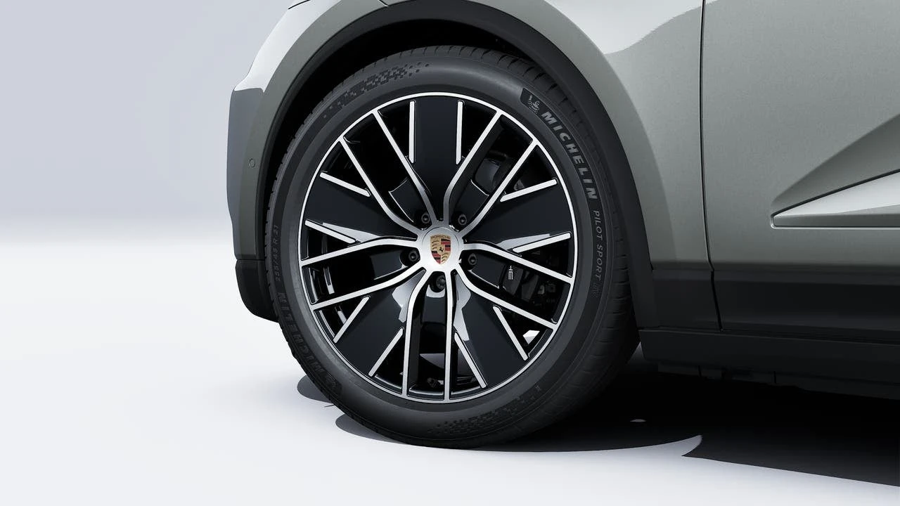 2026 Porsche Macan Electric - Image 10 of 14