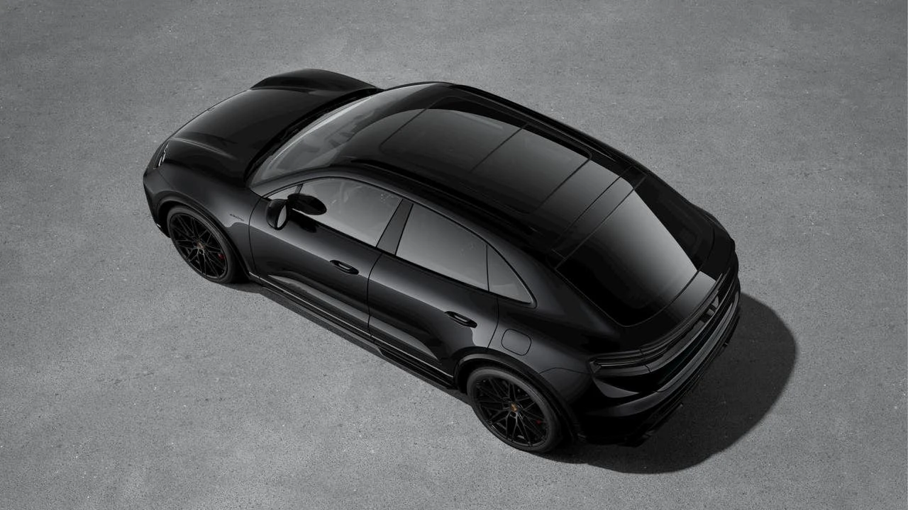 2026 Porsche Macan GTS - Image 4 of 10