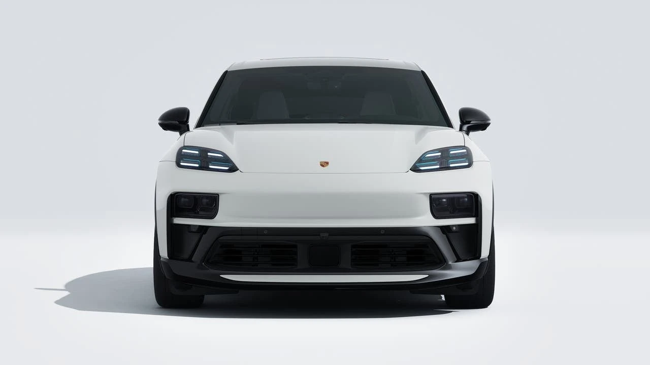 2026 Porsche Macan GTS - Image 8 of 14