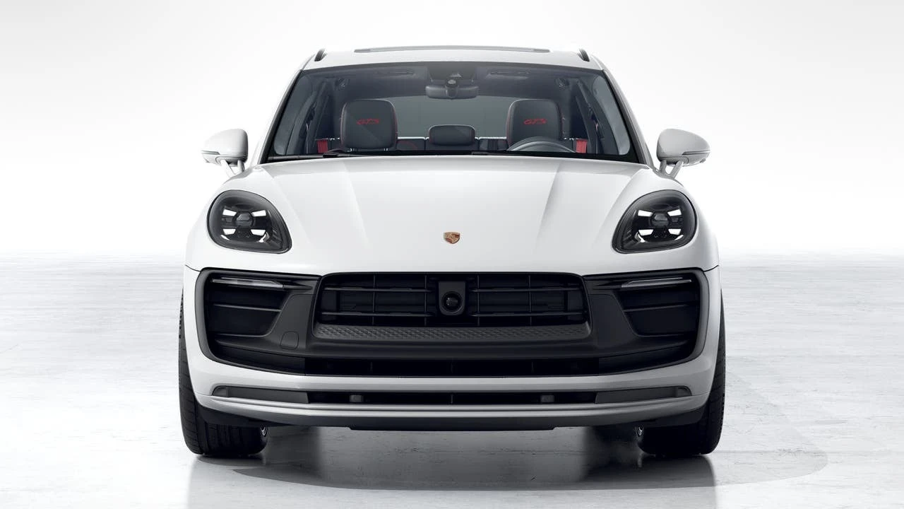 2026 Porsche Macan GTS - Image 8 of 10