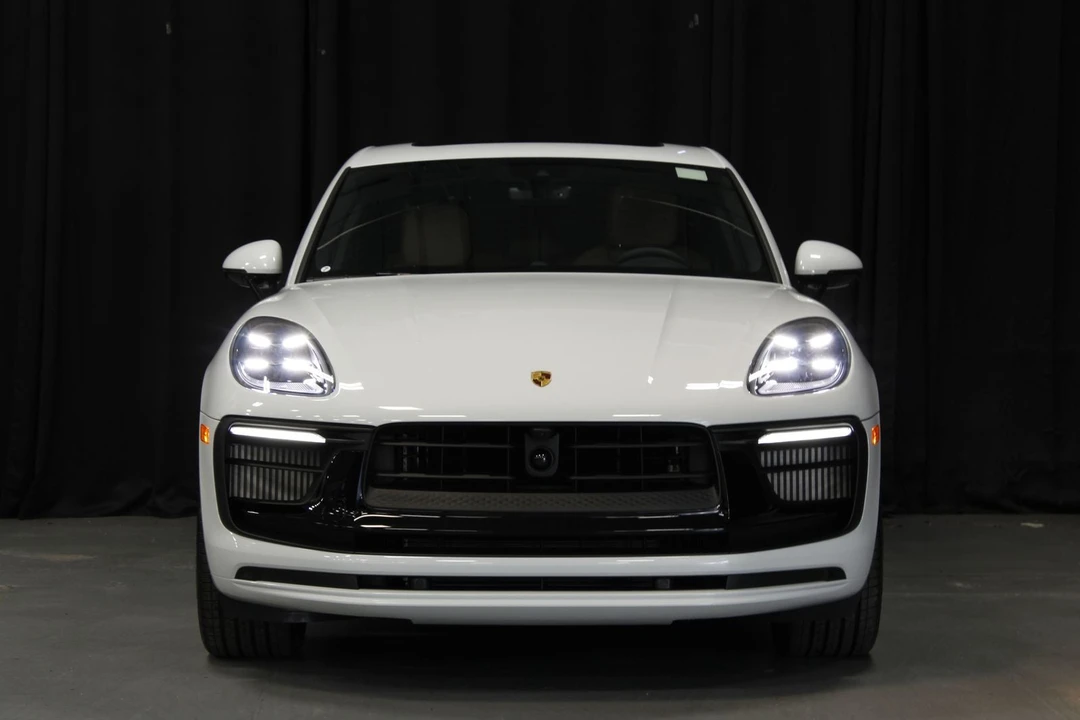2026 Porsche Macan GTS - Image 10 of 31