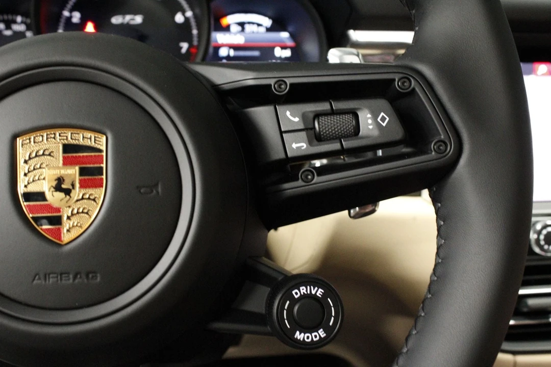 2026 Porsche Macan GTS - Image 30 of 31