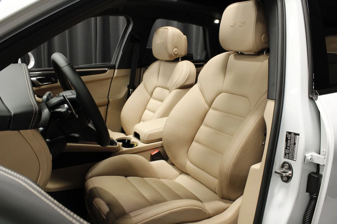 2026 Porsche Macan GTS - Image 5 of 31