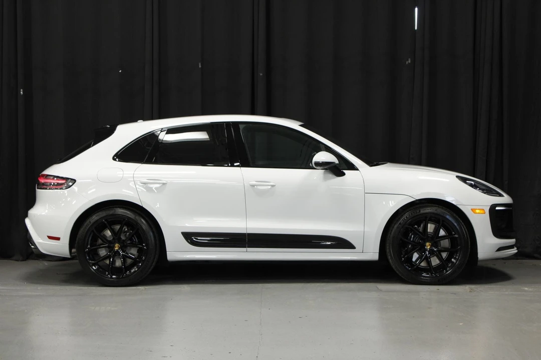 2026 Porsche Macan GTS - Image 8 of 31