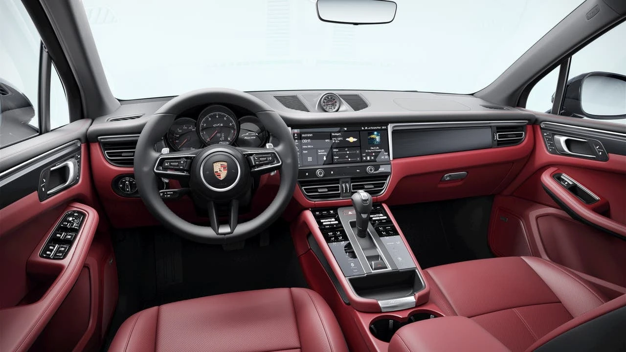 2026 Porsche Macan GTS - Image 9 of 10