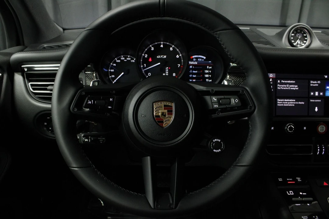 2026 Porsche Macan GTS - Image 11 of 31