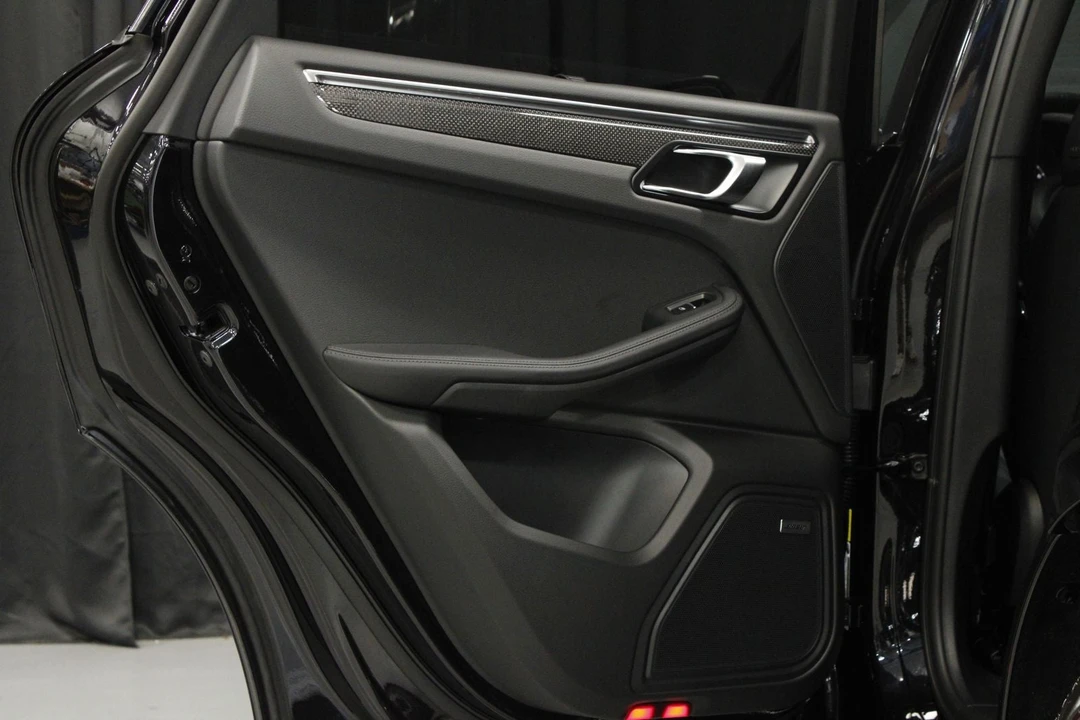 2026 Porsche Macan GTS - Image 13 of 31