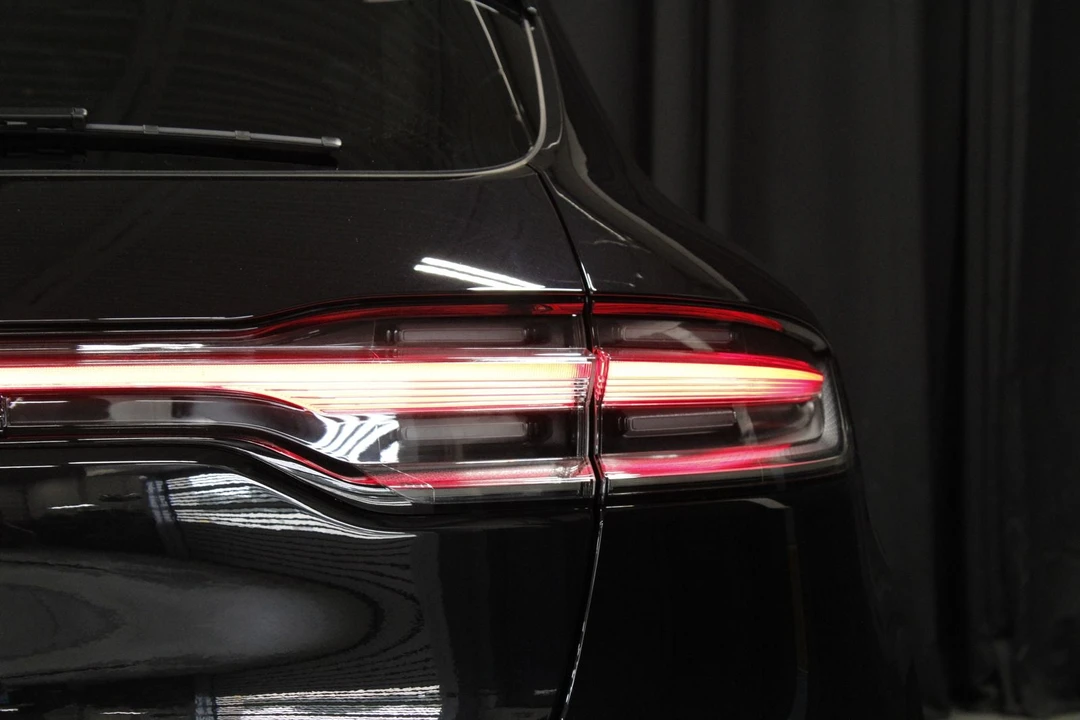 2026 Porsche Macan GTS - Image 21 of 31