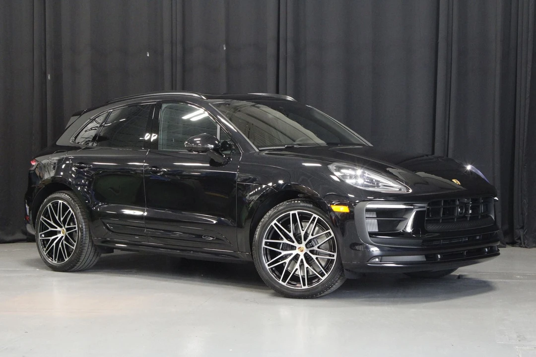 2026 Porsche Macan GTS - Image 7 of 31