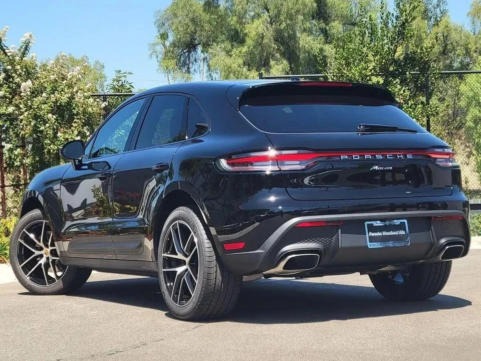 2026 Porsche Macan T - Image 3 of 6