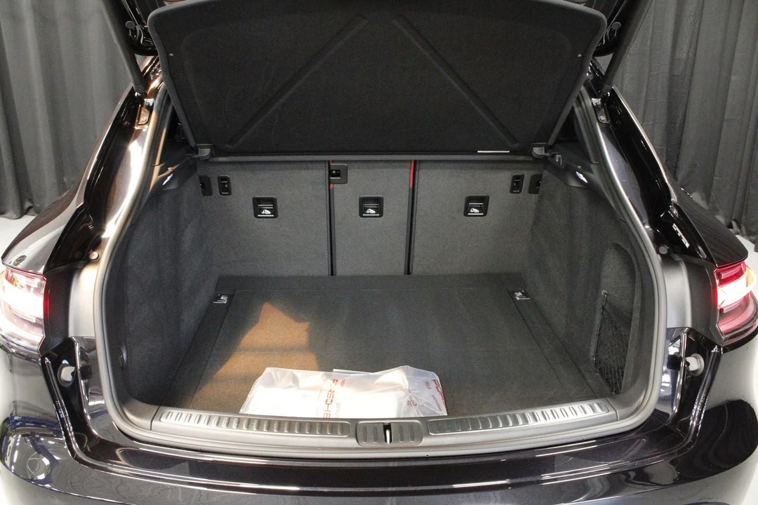 2026 Porsche Macan S - Image 17 of 31