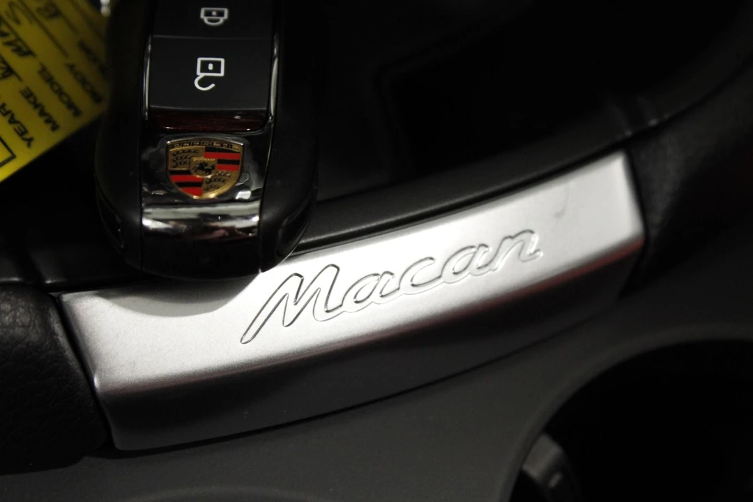 2026 Porsche Macan S - Image 23 of 31